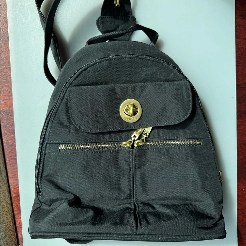 Baggallini Naples Convertible Backpack - Picture 2 of 12